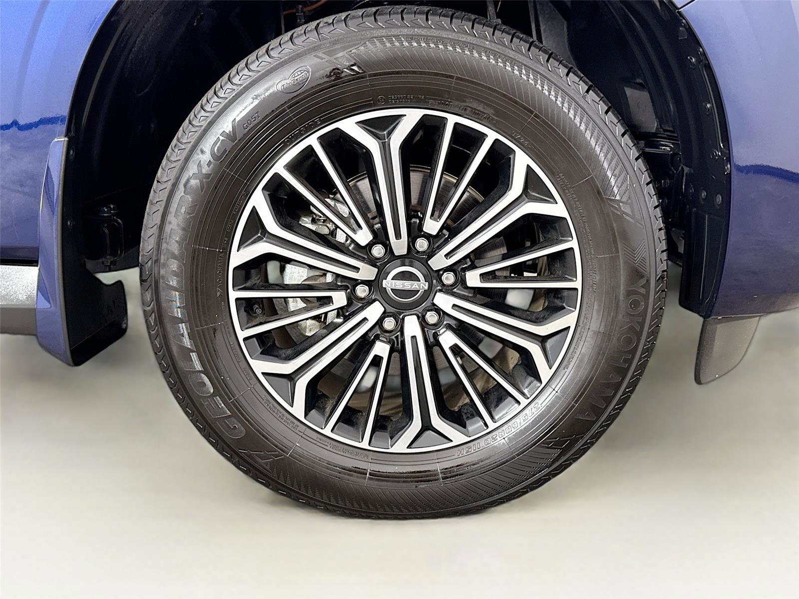 Used 2025 Nissan Armada SL w/ Captain's Chari Seat Package image 39