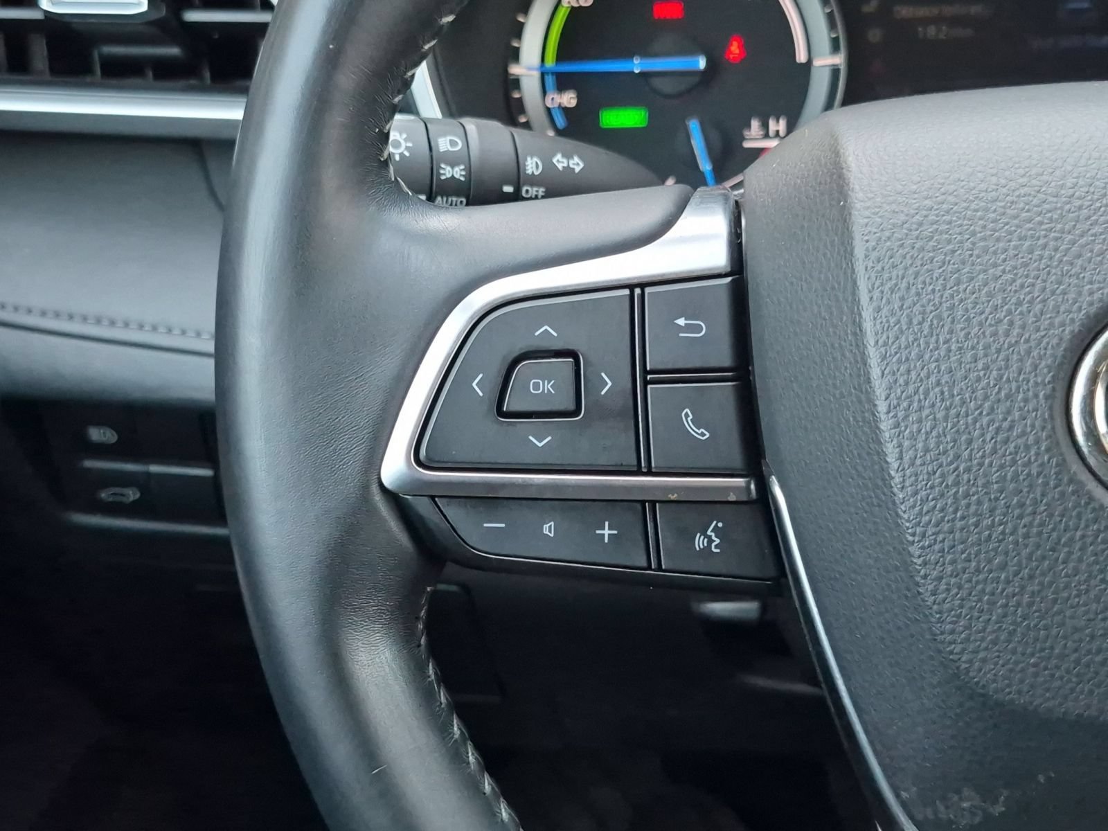 Used 2021 Toyota Highlander XLE FWD image 15