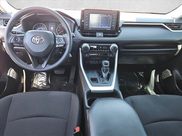 Used 2021 Toyota RAV4 LE w/ Carpet Mat Package (TMS) AWD/4WD image 18