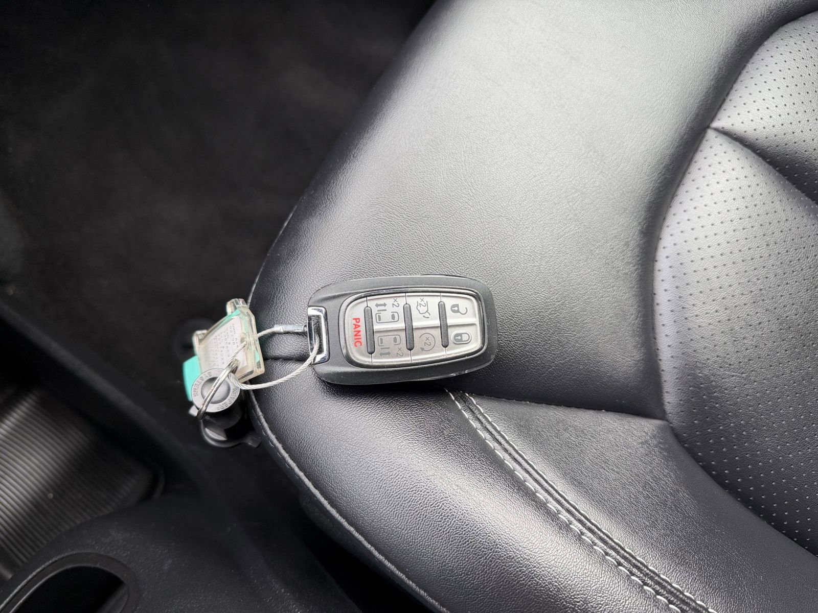 Used 2025 Chrysler Pacifica Select image 21