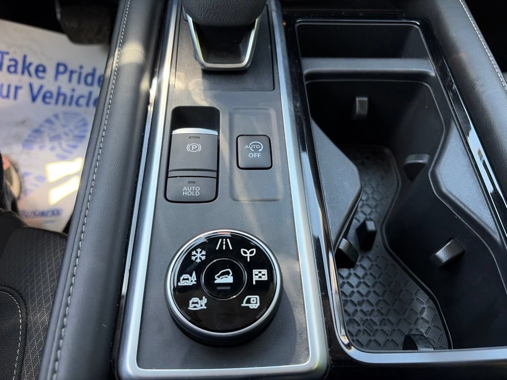 Used 2022 Nissan Pathfinder SV AWD/4WD image 9