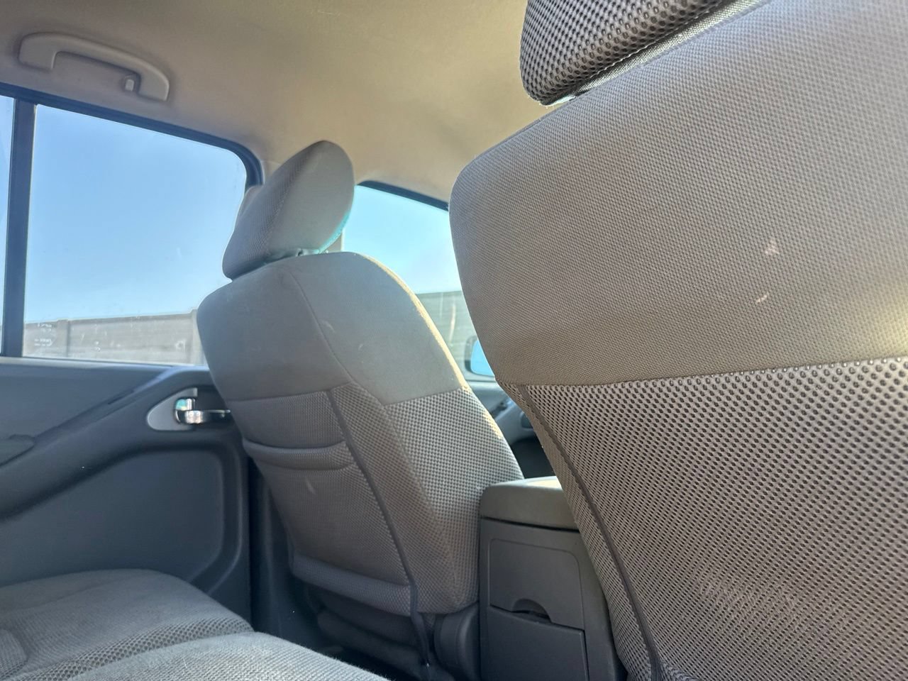 Used 2016 Nissan Frontier SV RWD image 28