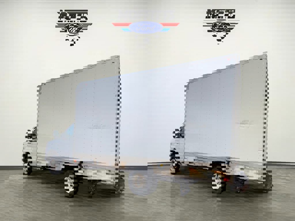 Used 2015 Ford E-350 and Econoline 350 Super Duty image 3