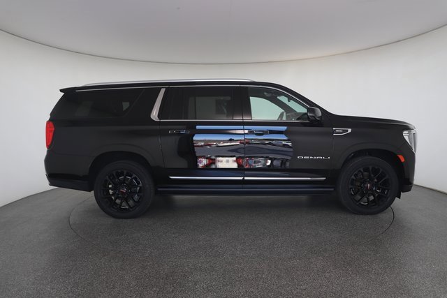 Used 2022 GMC Yukon XL Denali image 22