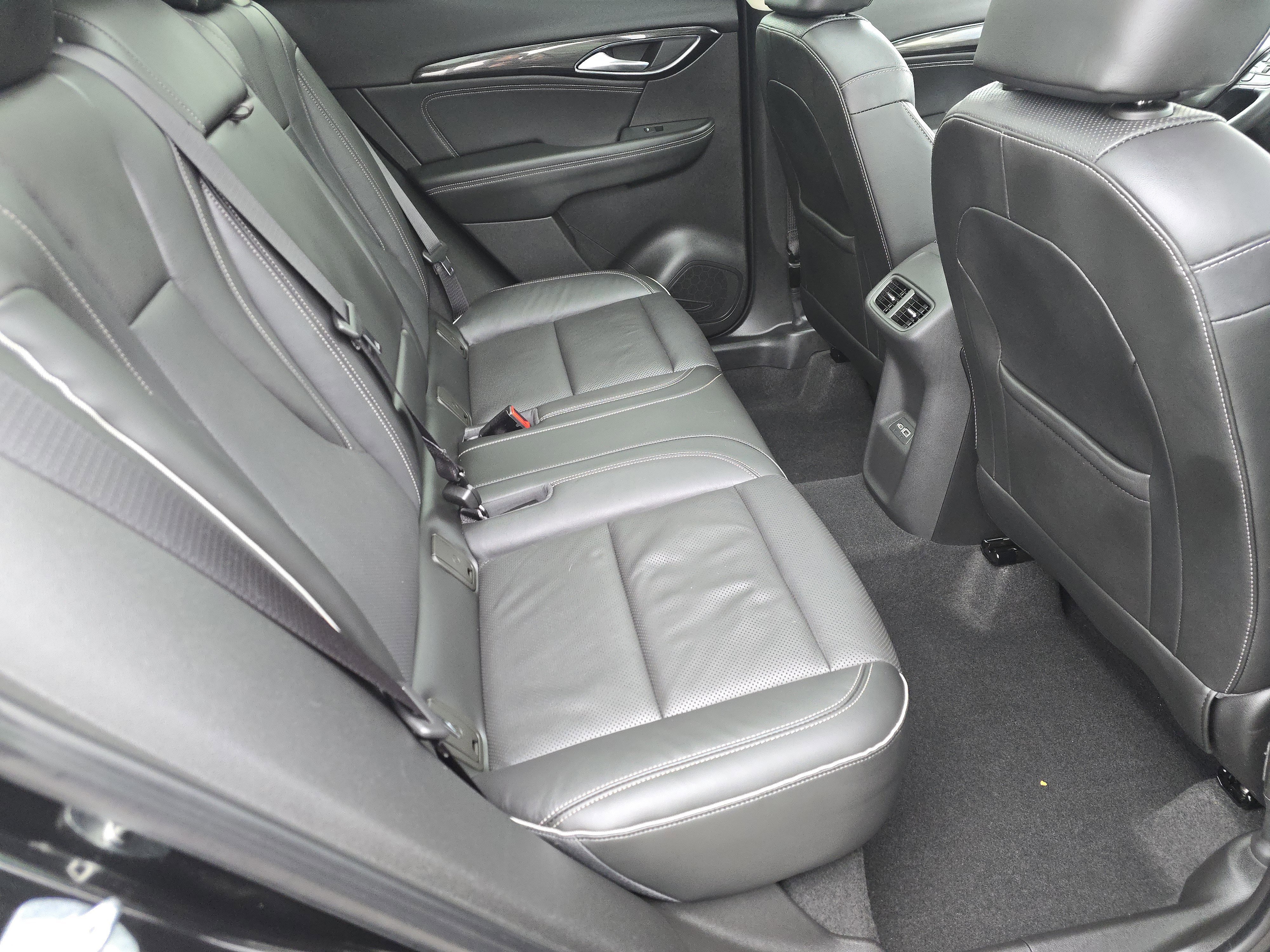Used 2021 Buick Envision Essence w/ Sport Touring Package AWD/4WD image 15