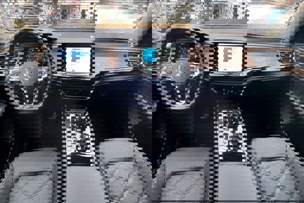 New 2026 Volkswagen Atlas SE image 15