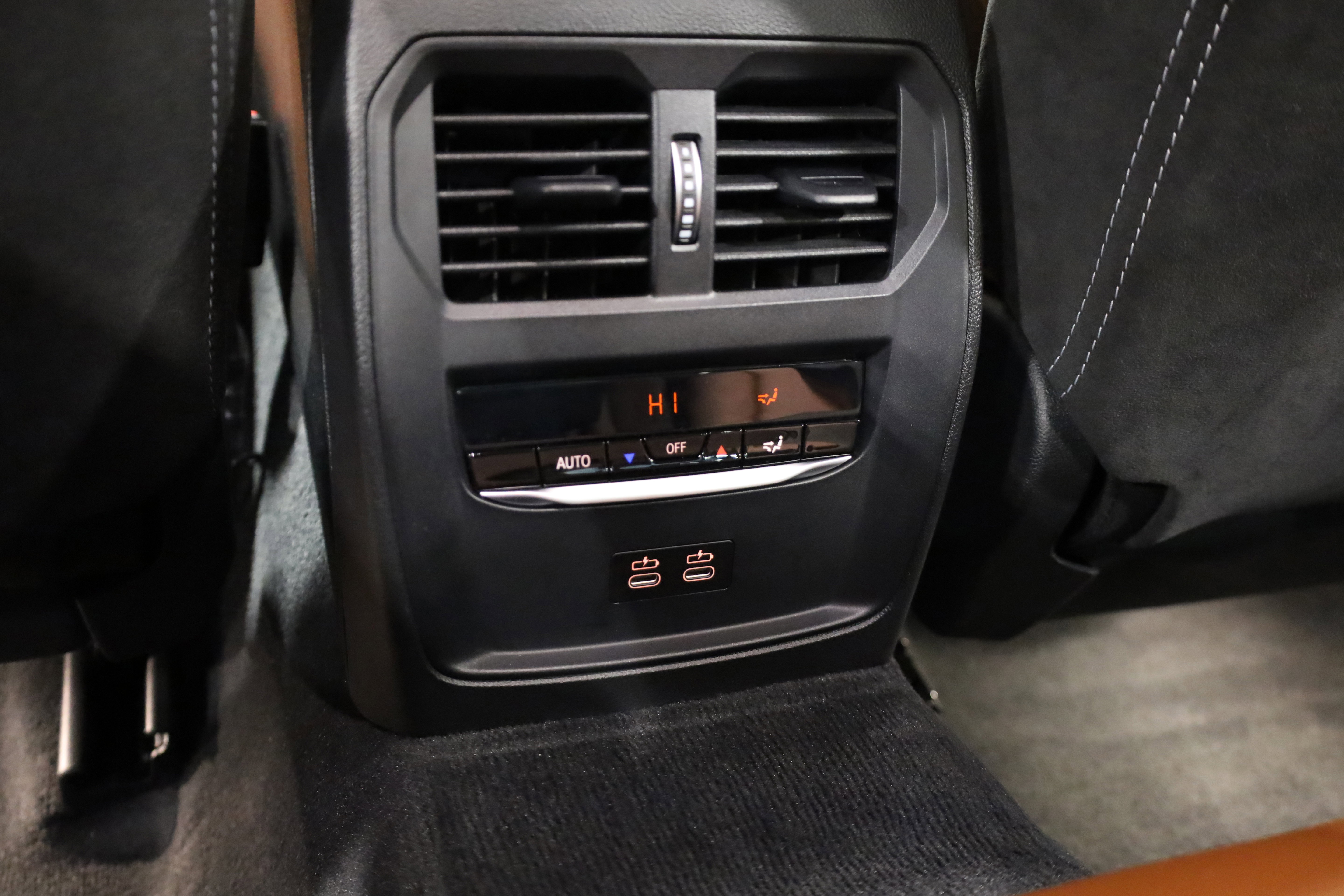 Used 2023 BMW M3 Competition w/ M Carbon Exterior Package image 36