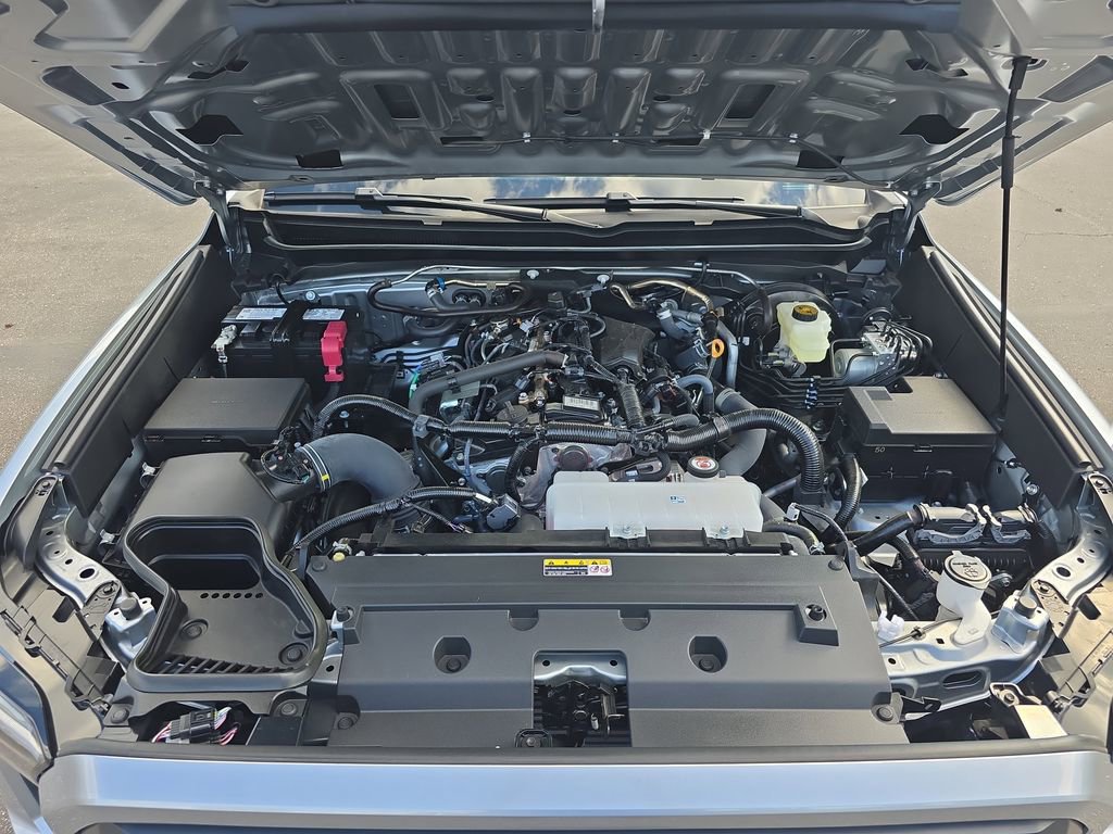 Used 2025 Toyota Tacoma SR5 image 31