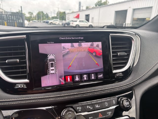 Used 2022 Chrysler Pacifica Limited w/ Uconnect Theater Family Group AWD/4WD image 21
