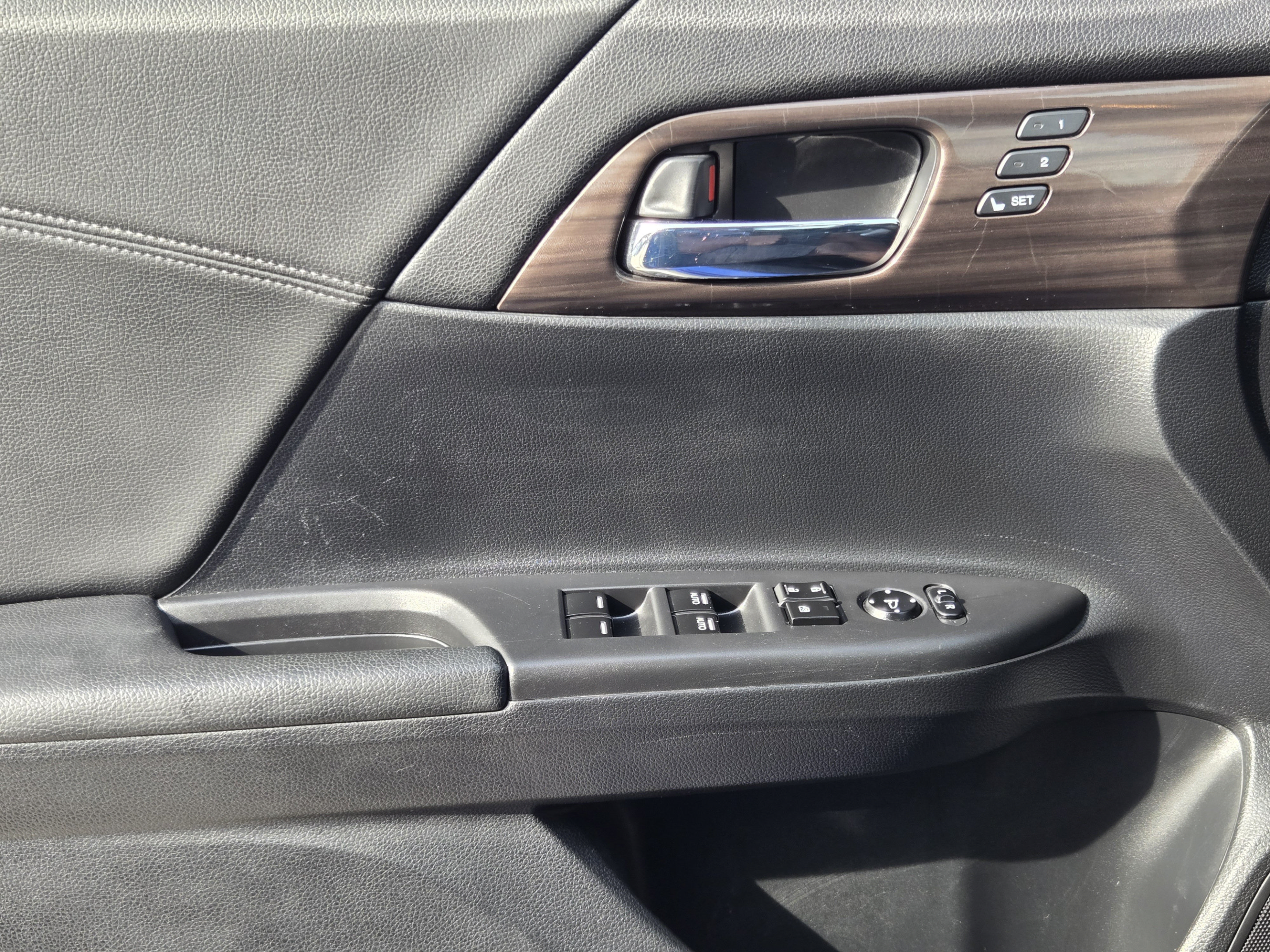 Used 2017 Honda Accord Touring image 19