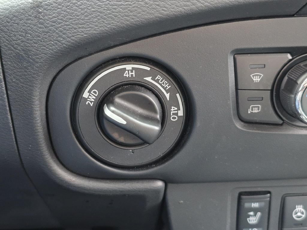 Used 2022 Nissan Frontier PRO-4X AWD/4WD image 26