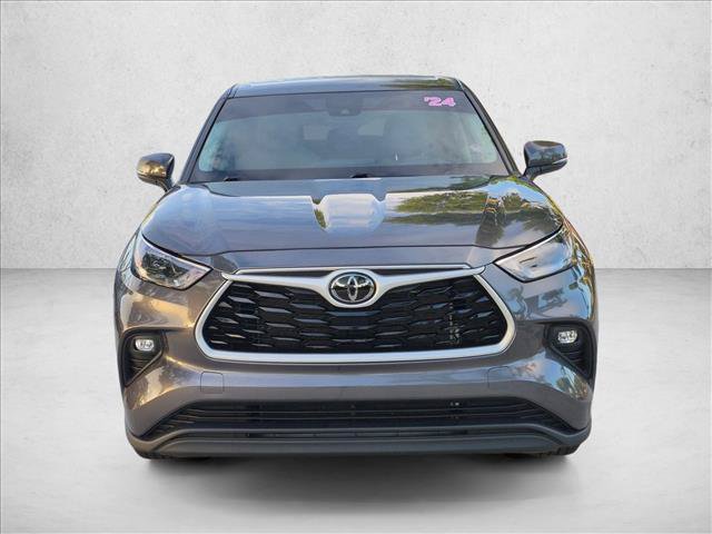 Certified 2024 Toyota Highlander LE FWD video 2