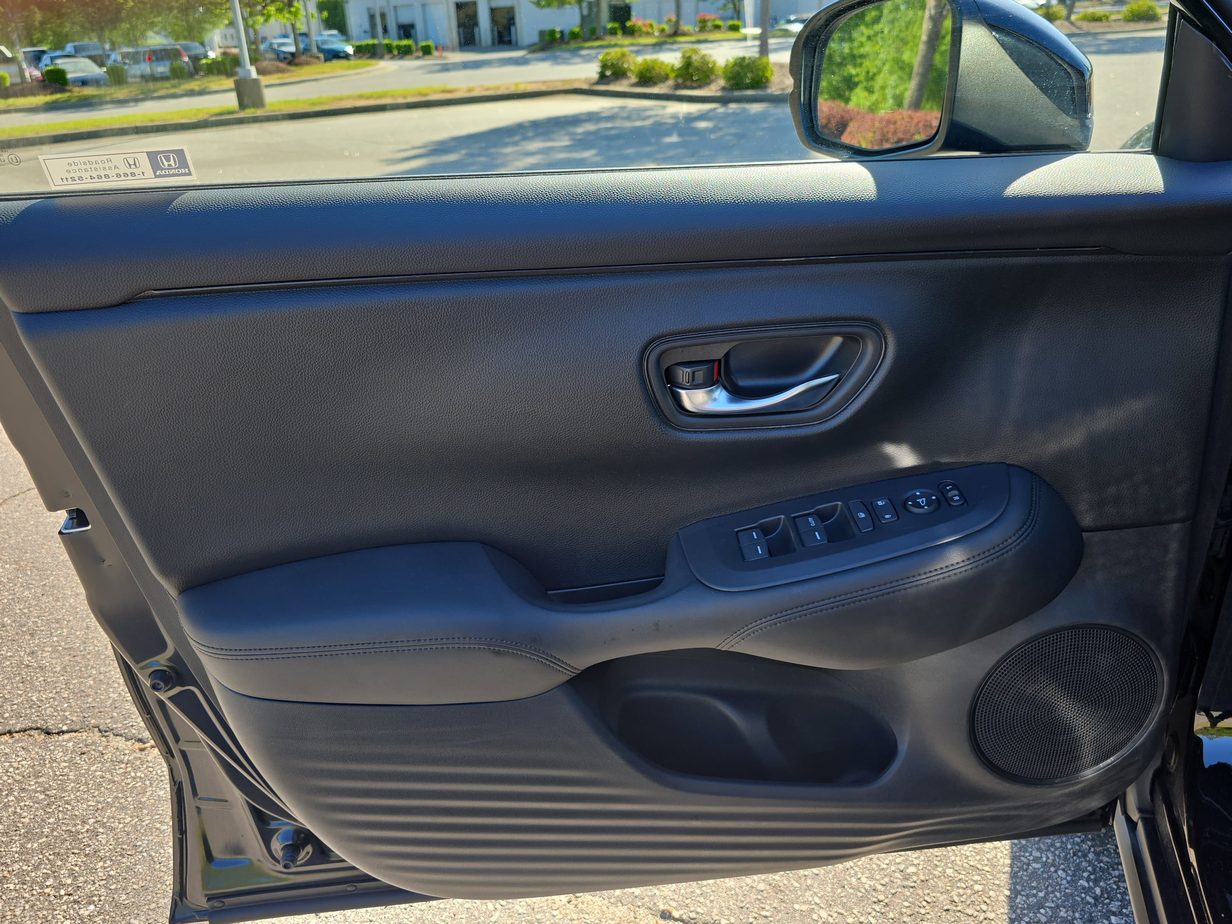 Used 2023 Honda HR-V LX image 27