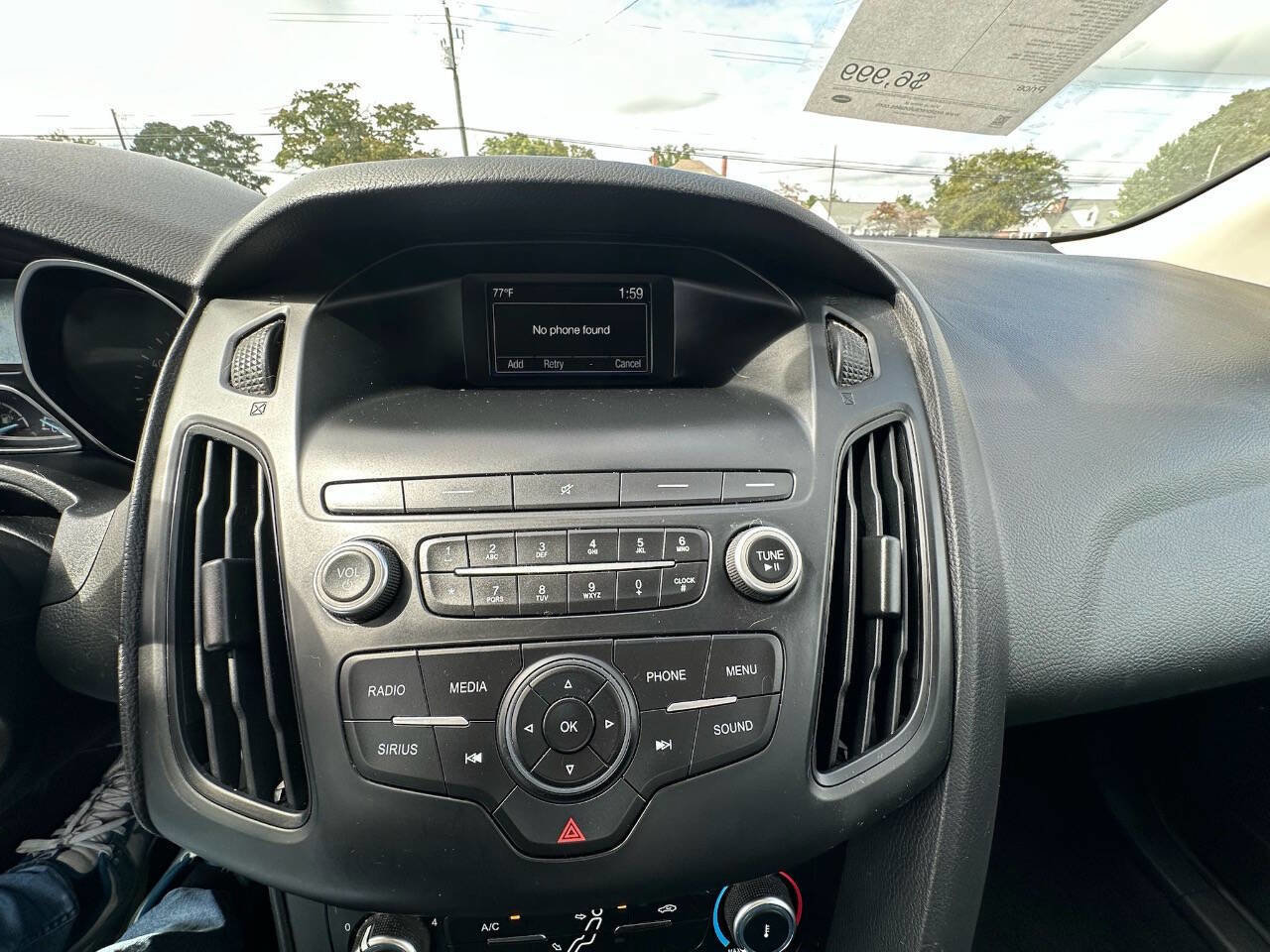 Used 2018 Ford Focus SE image 12