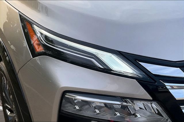 Certified 2025 Nissan Rogue Platinum AWD/4WD image 27