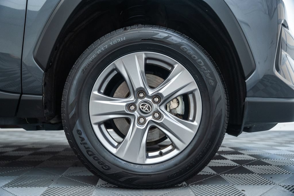 Certified 2025 Toyota RAV4 LE AWD/4WD image 18