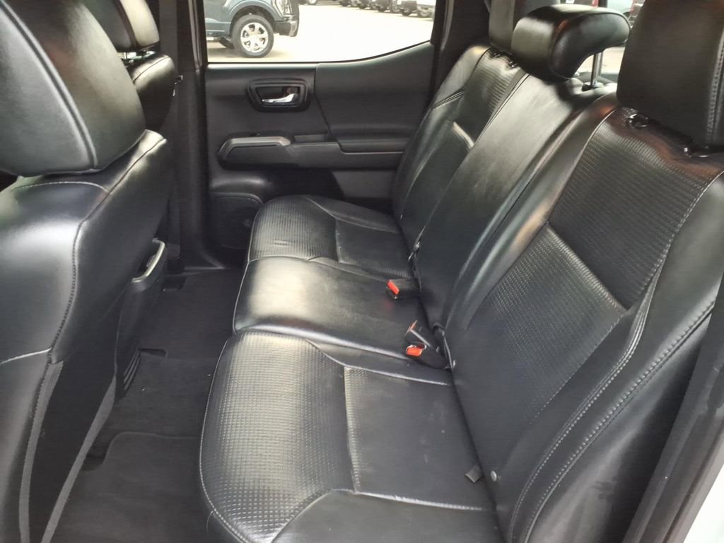 Used 2019 Toyota Tacoma TRD Off-Road w/ TRD Premium Off Road Package image 16