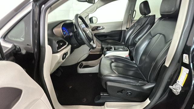 Used 2021 Chrysler Voyager Lxi FWD image 11