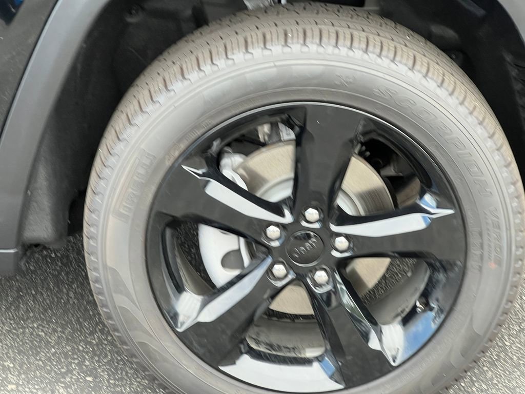 New 2026 Jeep Grand Cherokee Limited w/ Limited Altitude Package image 15