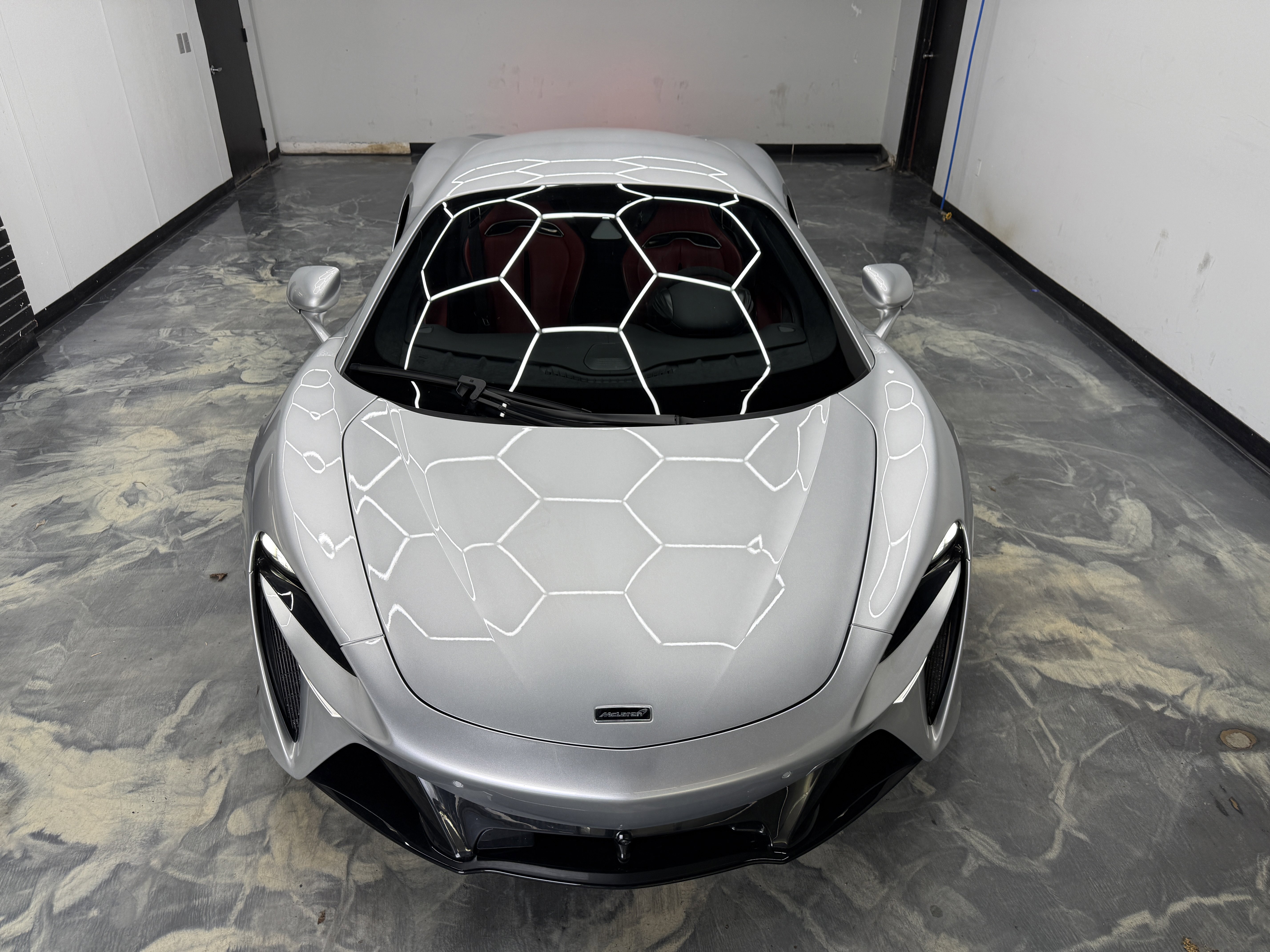 Used 2023 McLaren Artura image 10