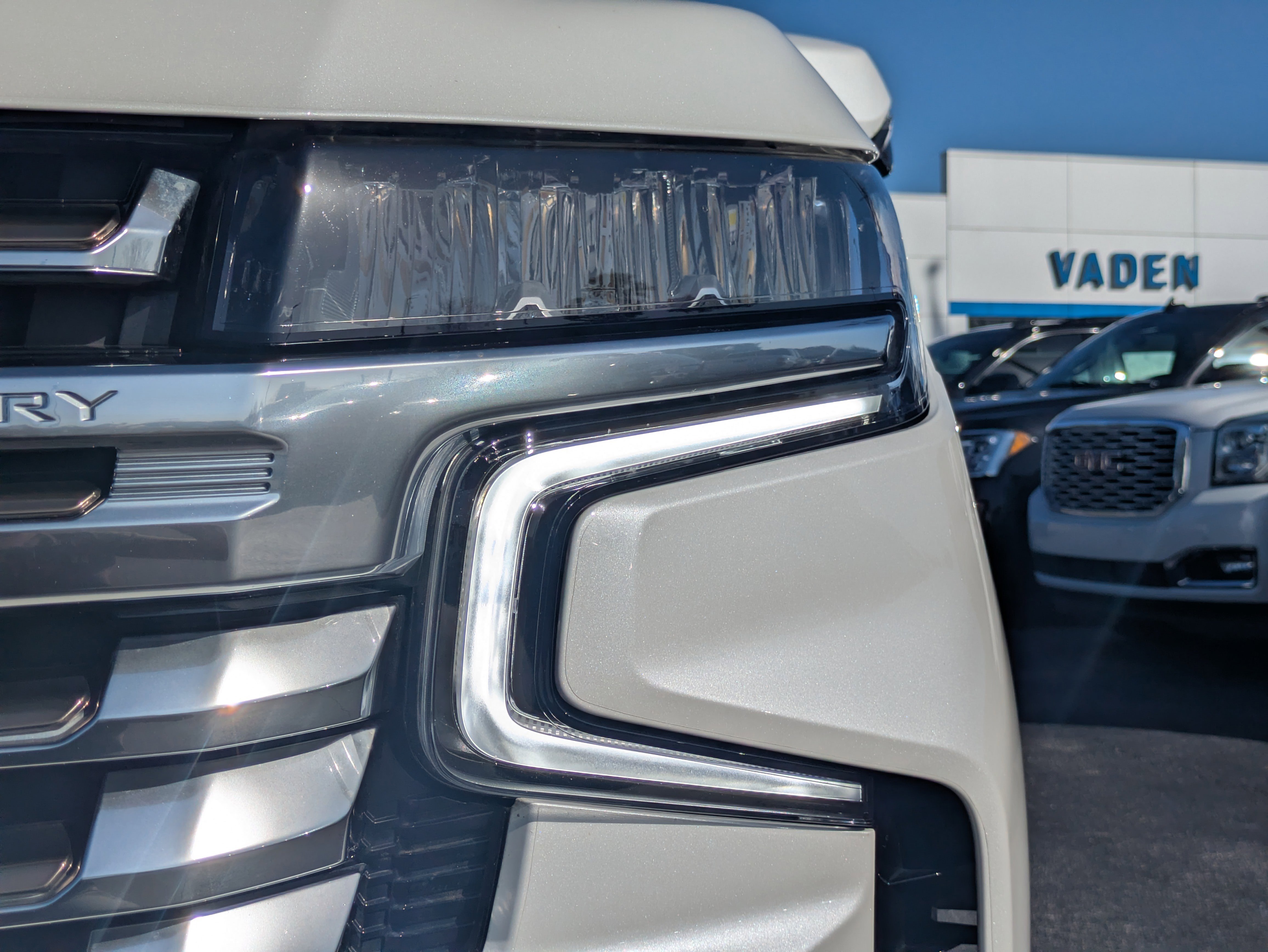 Used 2024 Chevrolet Tahoe High Country w/ Premium Package 2 image 34