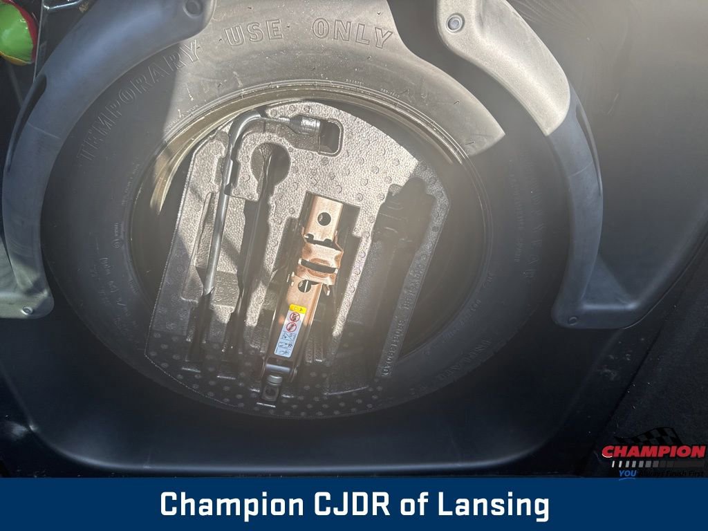 Used 2012 Jeep Grand Cherokee Laredo image 15