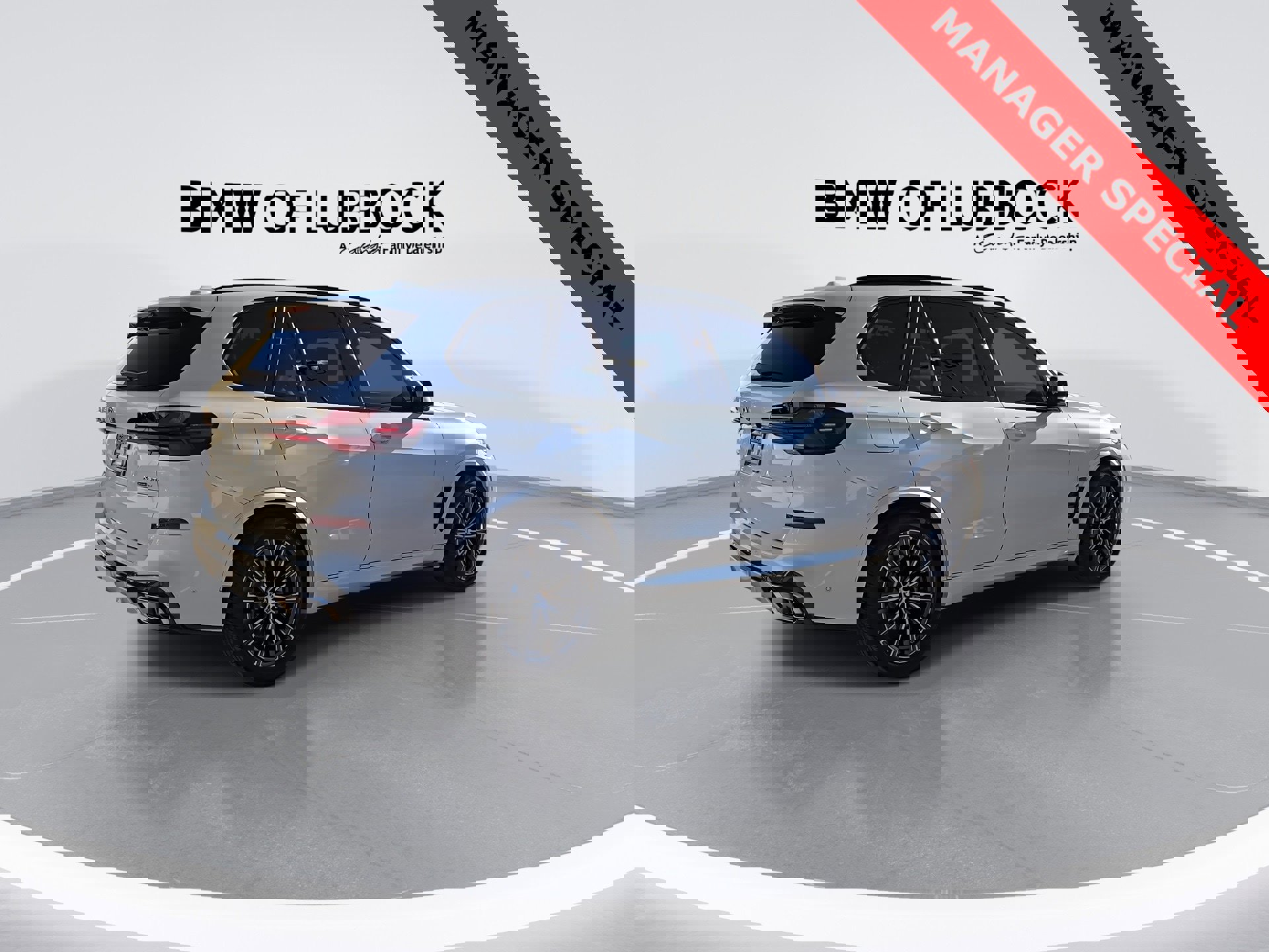 Used 2026 BMW X5 xDrive50e w/ M Sport Package image 9