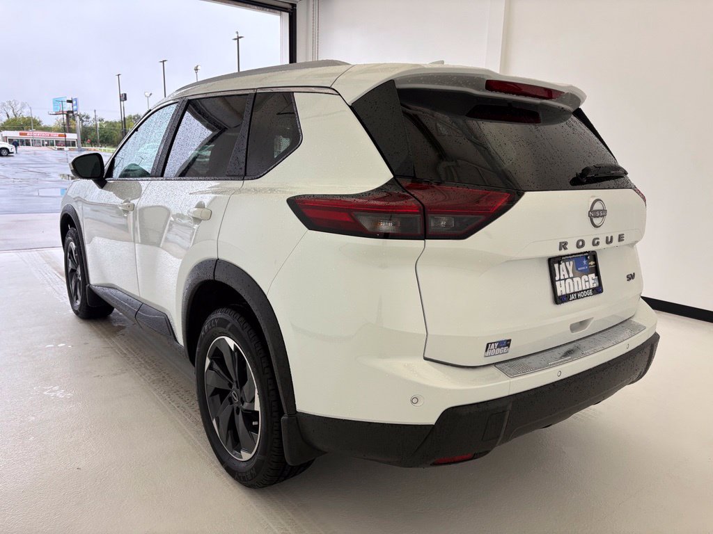 Used 2024 Nissan Rogue SV w/ SV Premium Package FWD image 19