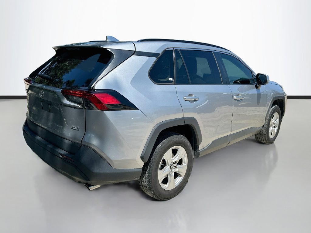 Used 2019 Toyota RAV4 XLE FWD image 5