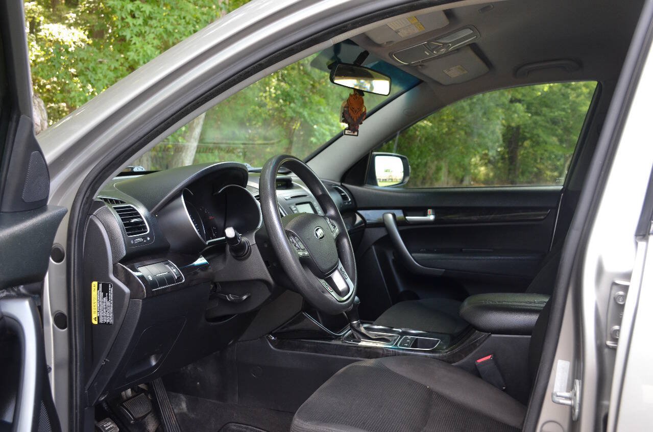 Used 2014 Kia Sorento LX FWD image 12