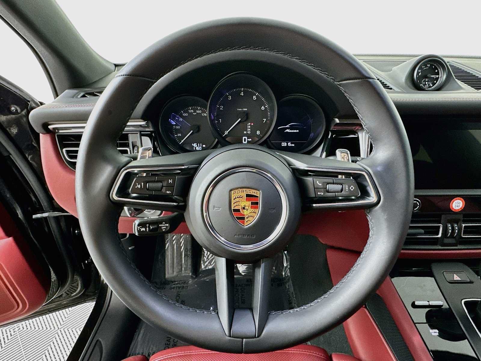 Certified 2026 Porsche Macan AWD/4WD image 14