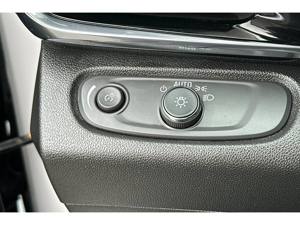 Used 2024 Buick Envista Avenir FWD image 30
