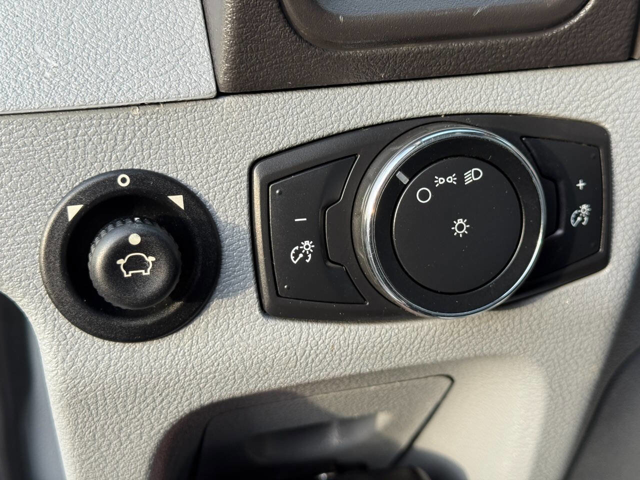 Used 2017 Ford Transit 250 148 Medium Roof image 16