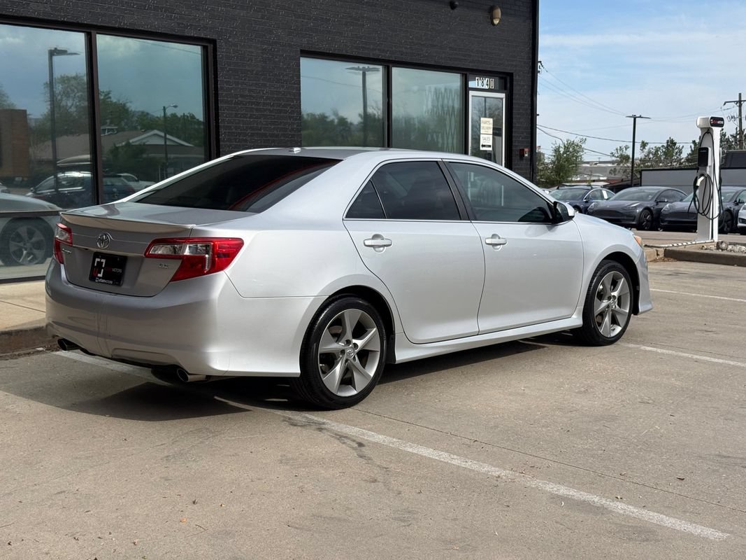 Used 2013 Toyota Camry SE w/ Leather Pkg FWD image 11