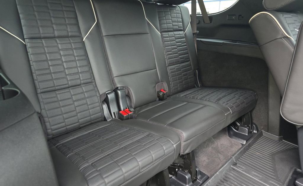 Certified 2024 Cadillac Escalade ESV V w/ LPO, ONYX Package image 10