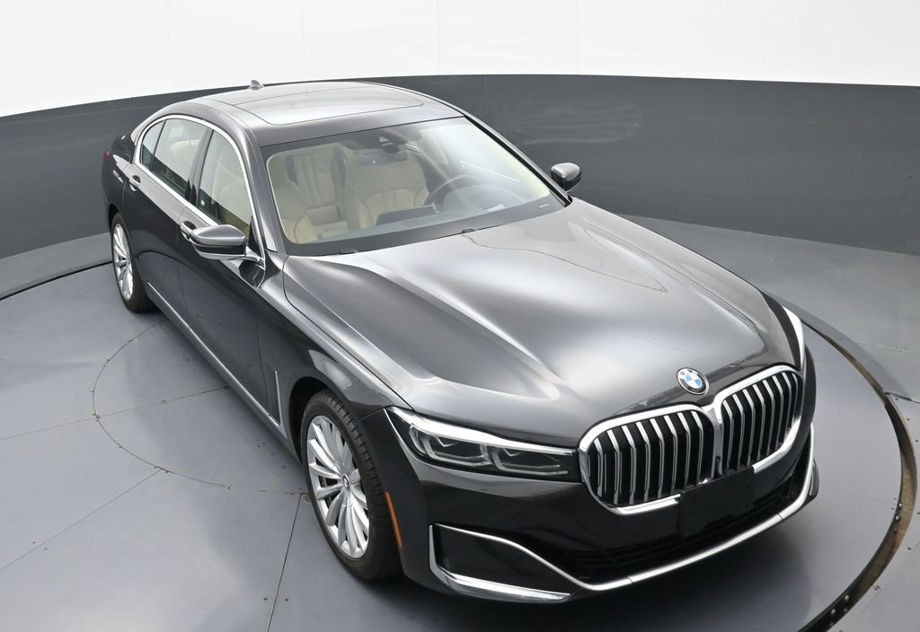 Used 2022 BMW 740i xDrive w/ Premium Package image 30