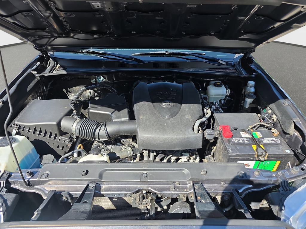 Used 2019 Toyota Tacoma TRD Off-Road w/ Technology Package AWD/4WD image 32