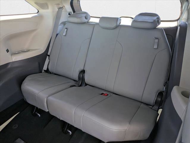 Used 2021 Toyota Sienna XLE w/ XLE Plus Package image 18