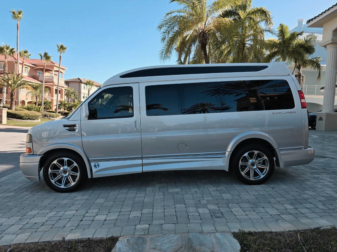 Used 2016 GMC Savana 2500 image 34