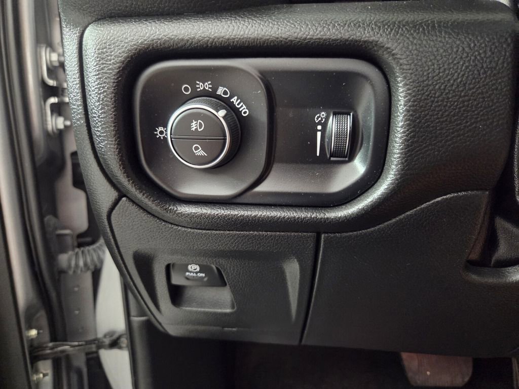 Used 2023 RAM 1500 Big Horn AWD/4WD image 18
