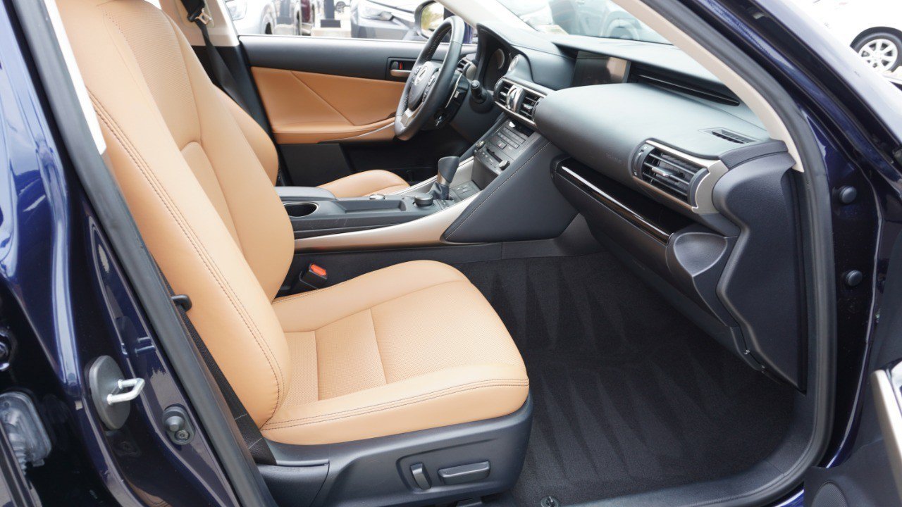 Used 2019 Lexus IS 300 w/ Premium Package RWD image 14