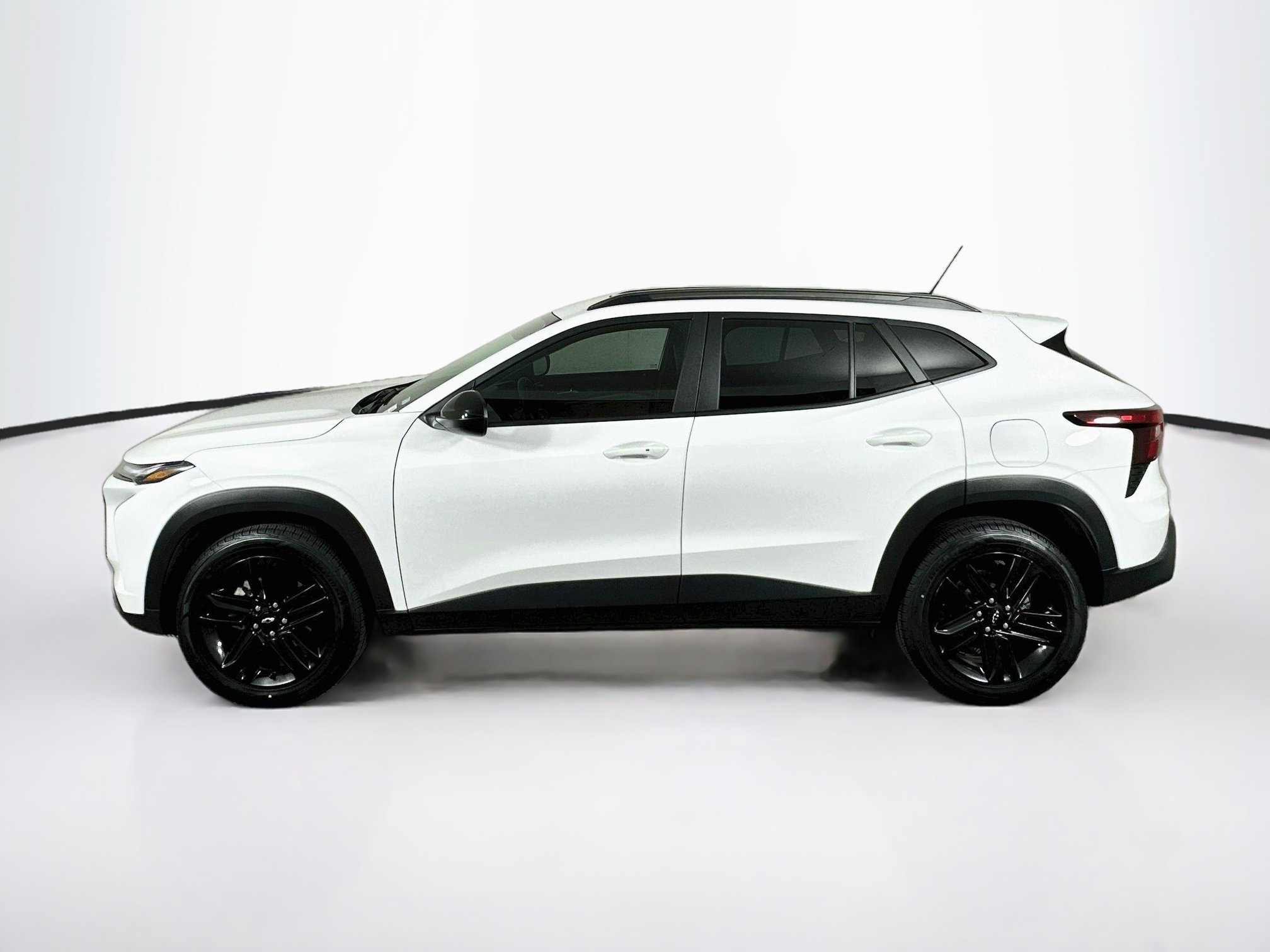 Used 2024 Chevrolet Trax ACTIV w/ Sunroof Package FWD image 4