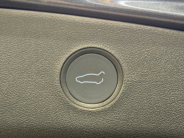 Used 2022 Tesla Model 3 Long Range AWD/4WD image 39
