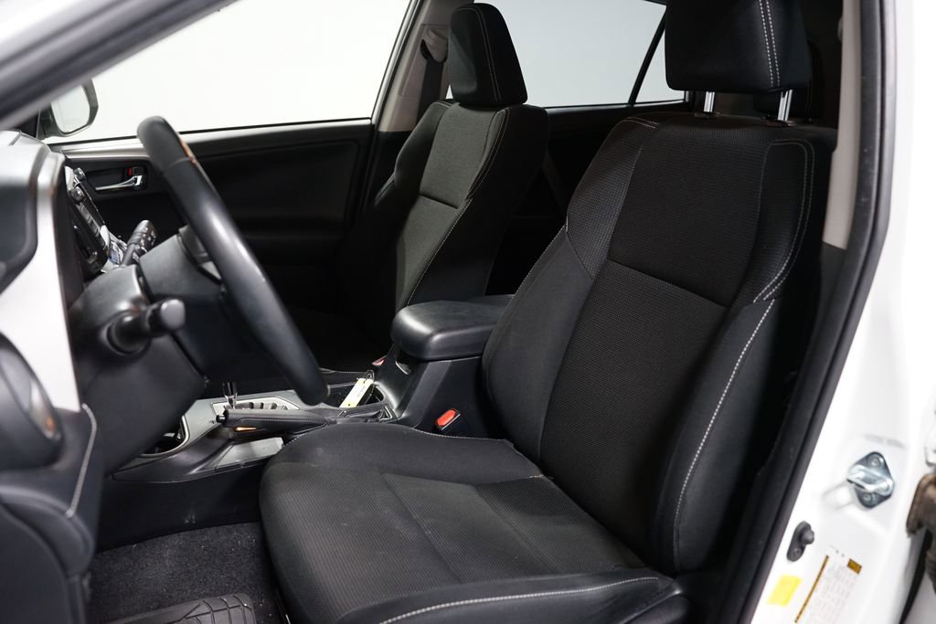 Used 2018 Toyota RAV4 XLE image 6