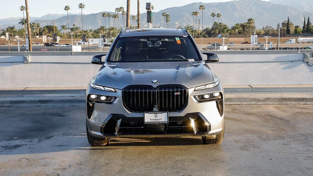 Used 2026 BMW X7 M60i AWD/4WD image 3