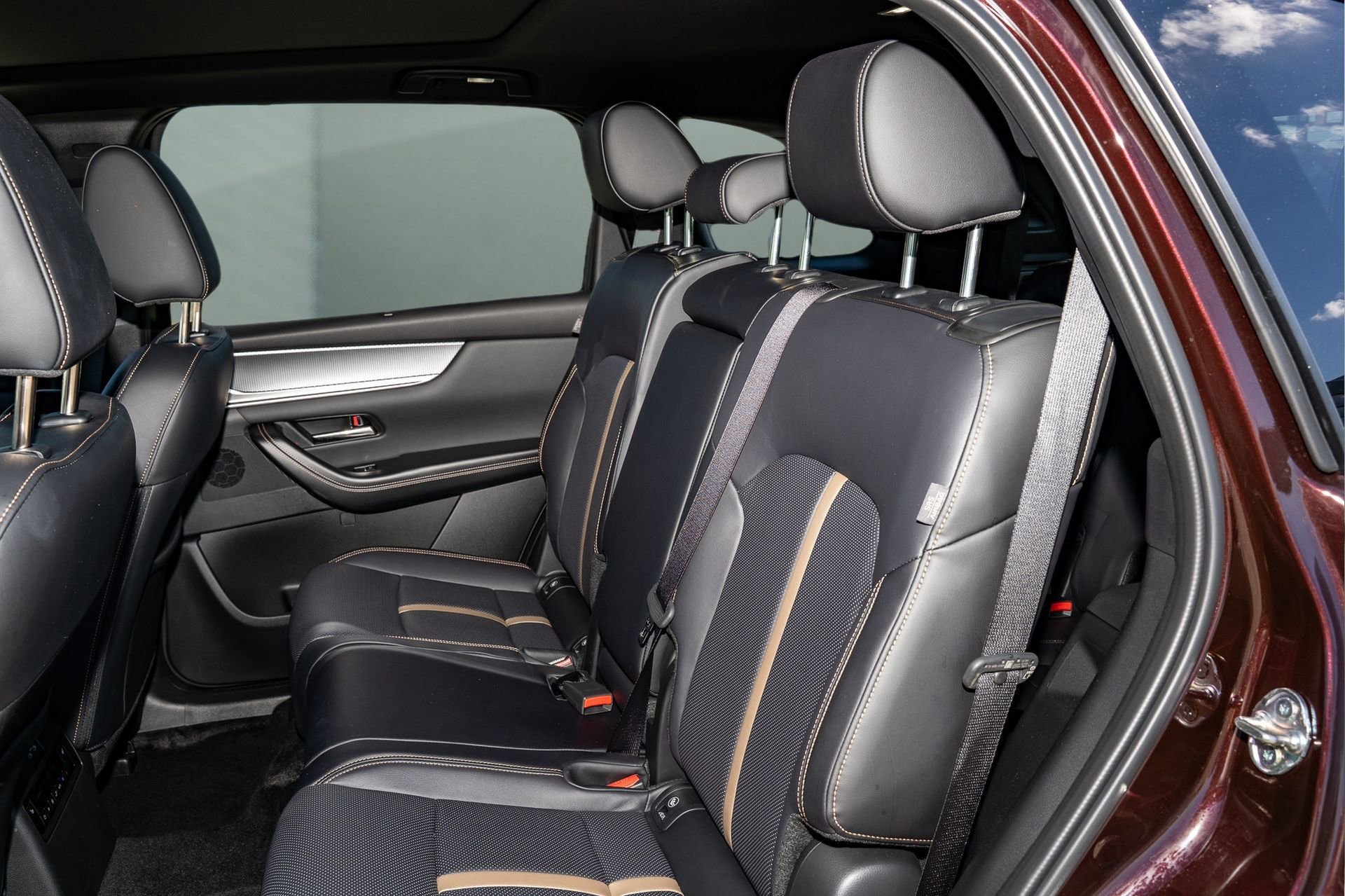 Used 2025 MAZDA CX-90 3.3 Turbo S w/ Premium Package image 18