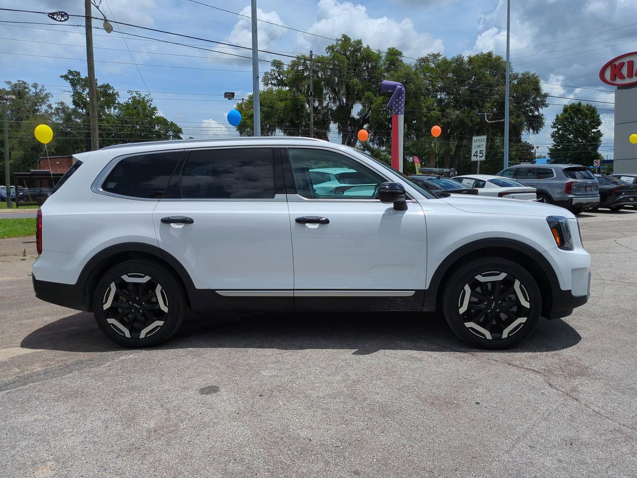Certified 2025 Kia Telluride S FWD image 4