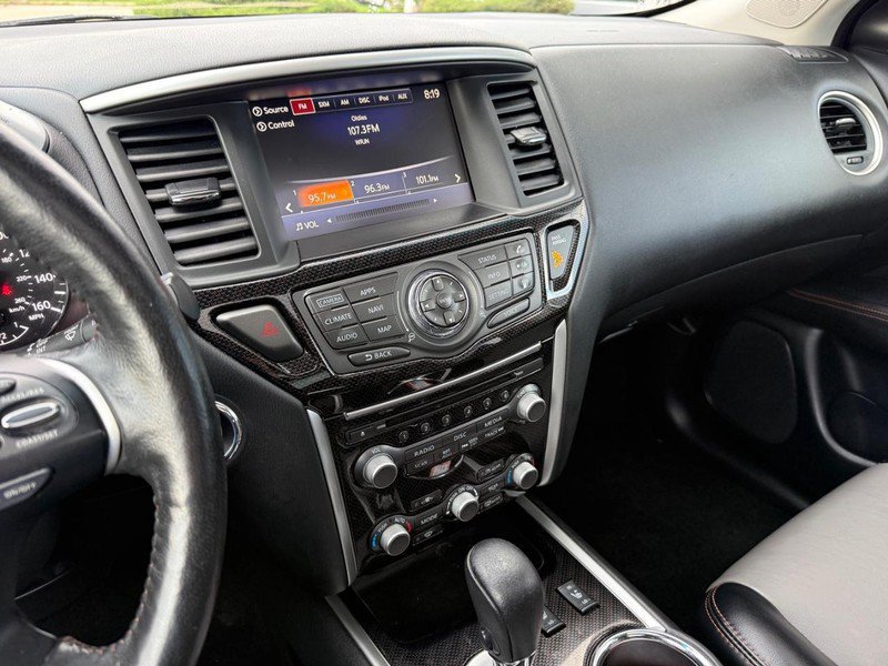 Used 2019 Nissan Pathfinder SL AWD/4WD image 26