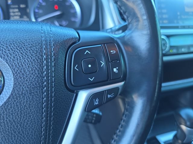 Used 2018 Toyota Highlander FWD V6 image 23
