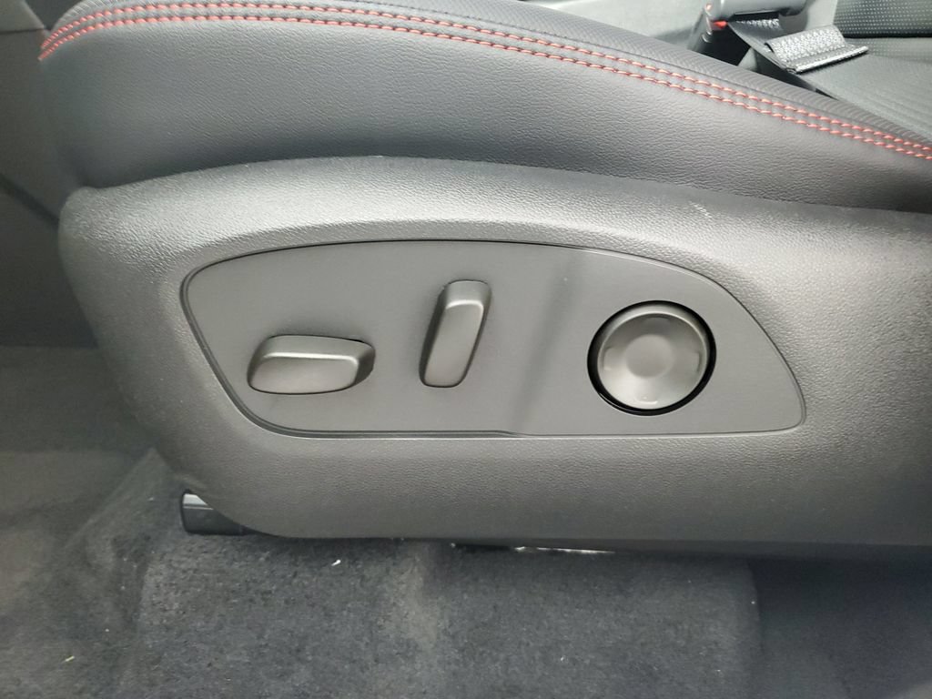 New 2026 Chevrolet Traverse RS w/ LPO, Floor Liner Package FWD image 29